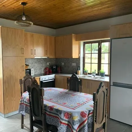 Semesterbostad Charming 3-bed House *