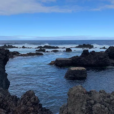 Semesterbostad Charming 3-bed House