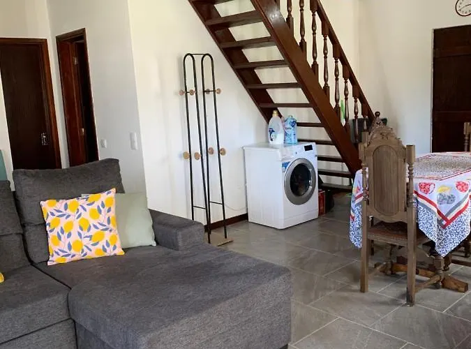 Semesterbostad Charming 3-bed House Biscoitos (Terceira)