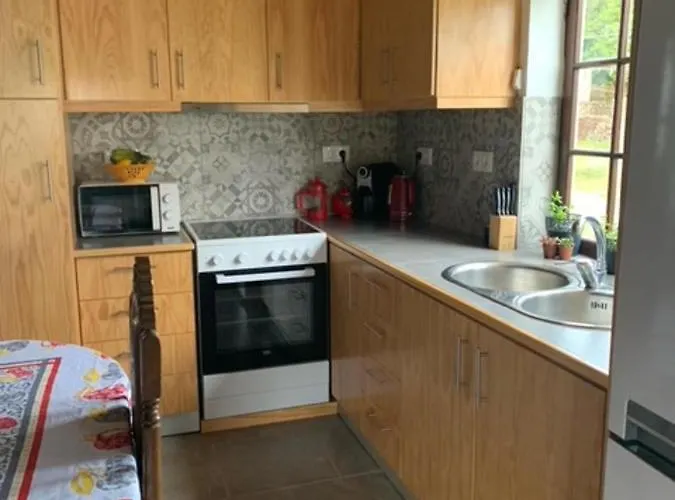 Charming 3-bed House Semesterbostad *