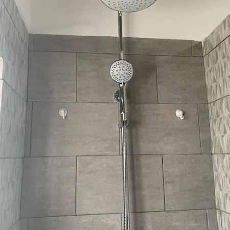 בית נופש Charming 3-bed House *