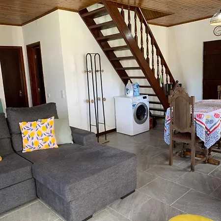 בית נופש Charming 3-bed House Biscoitos (Terceira)
