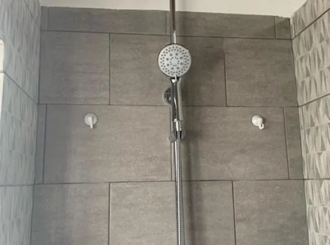 別荘 Charming 3-bed House *